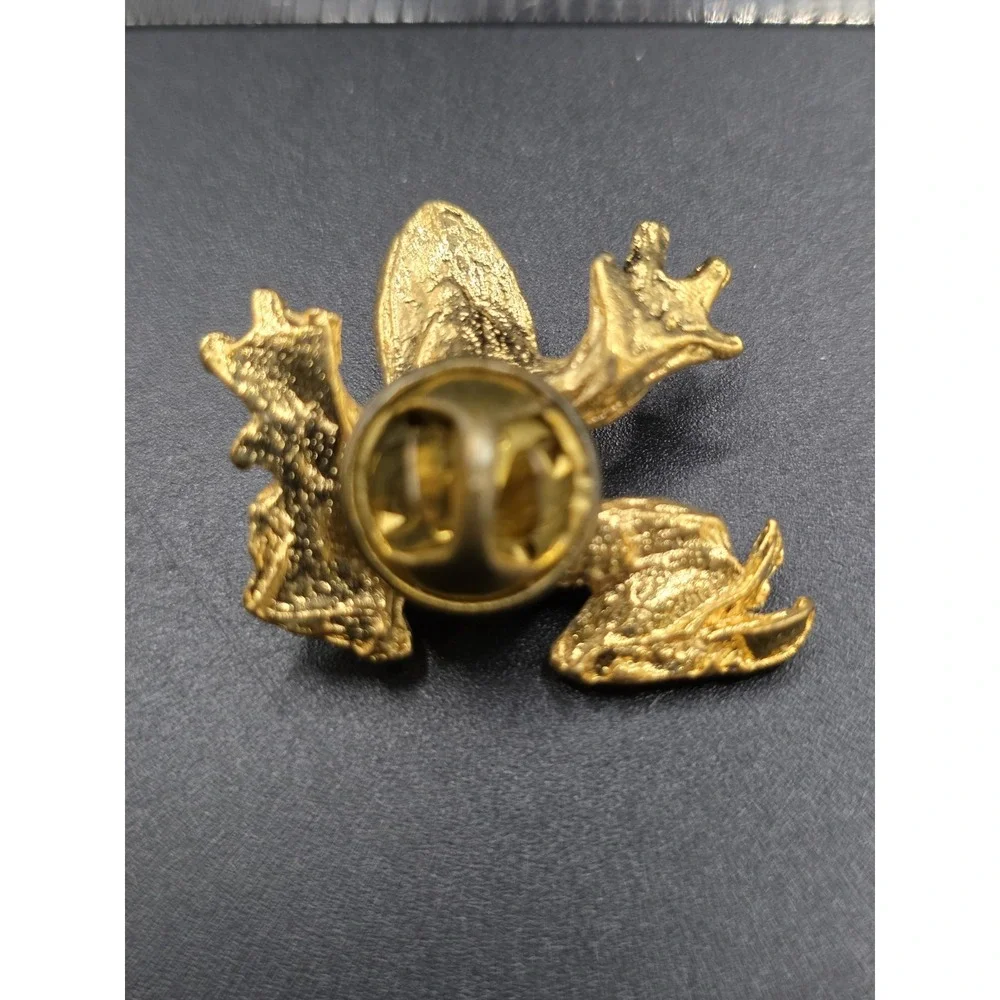 gold-tone frog Lapel Pin